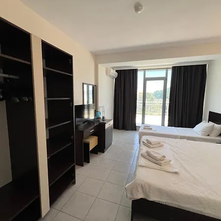 Hotel Persani Hotel-free Parking 2*
