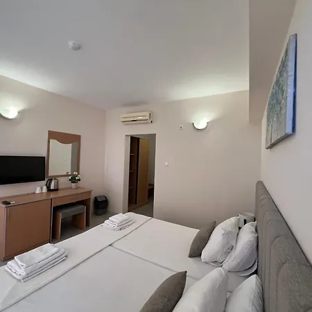 Hotel Persani Hotel-free Parking 2*