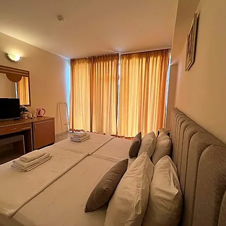 Persani Sunny Hotell Slăntjev Brjag