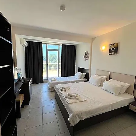 Hotell Persani Sunny 2*