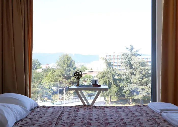 Persani Hotell Slăntjev Brjag